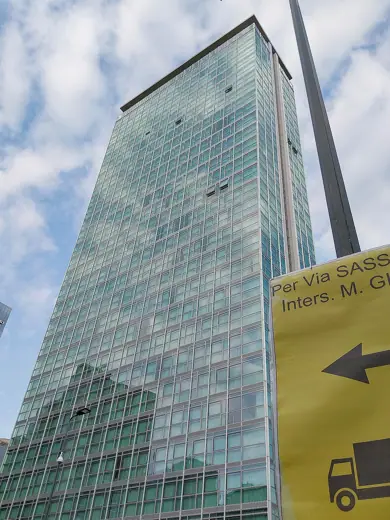 Photo 2: Exterior · Torre Galfa (Milano)