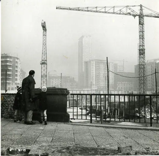 Photo 6: Context · Milano