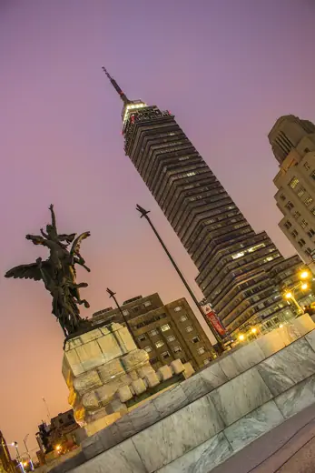 Photo 4: Exterior · Torre Latinoamericana vista desde el Palacio de Bellas Artes en la Ciudad de México