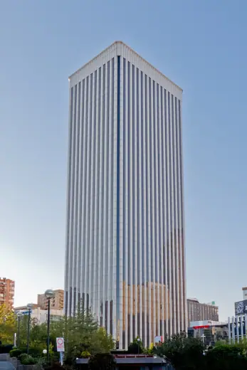 Photo 2: Exterior