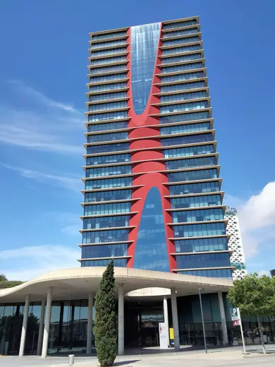 Photo 3: Exterior