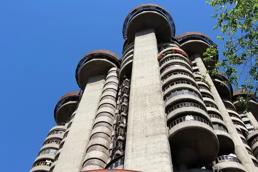 Photo 2: Exterior · Prosperidad | Avenida de América Brutalist housing towers