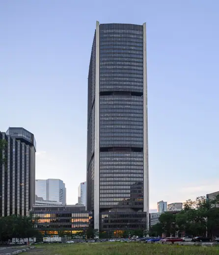 Photo 2: Exterior · Tour de la Bourse, Montreal