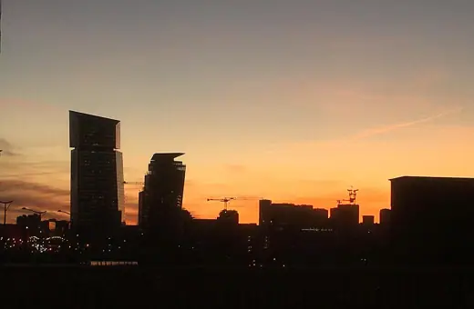 Photo 5: Context · Les tours Duo de Jean Nouvel à Paris au coucher du soleil
