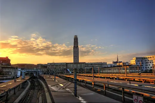 Photo 2: Exterior · Vue de la tour Perret d'Amiens au coucher de soleil