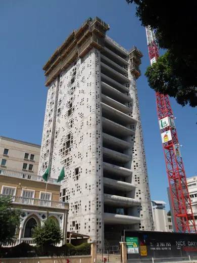 Photo 2: Exterior