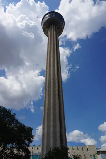 Photo 3: Exterior