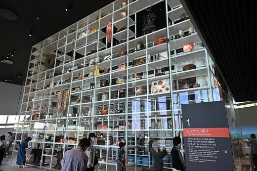 Photo 3: Interior