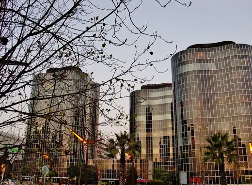 Photo 2: Exterior · Edificis Trade (Barcelona)
