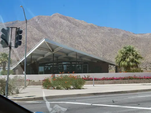 Photo 1: Exterior · Palm Springs, Tramway Gas Station