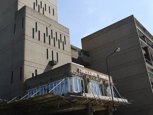 Photo 3: Exterior