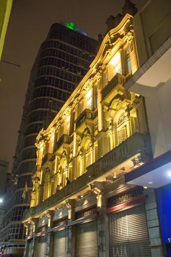 Photo 4: Exterior