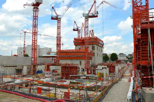 Photo 3: Exterior · Chantier du futur palais de justice de paris le 12 juin 2015