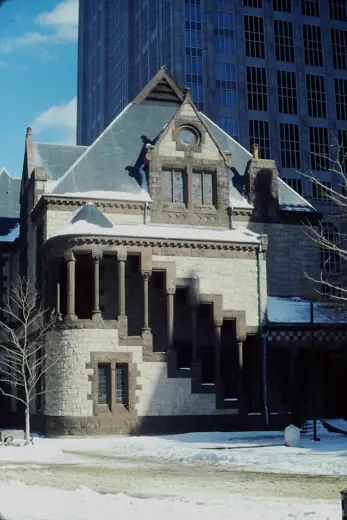 Photo 2: Exterior
