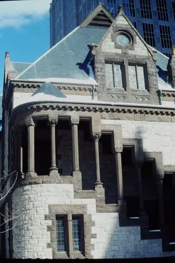 Photo 3: Exterior