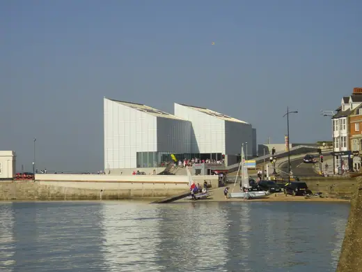 Photo 5: Context