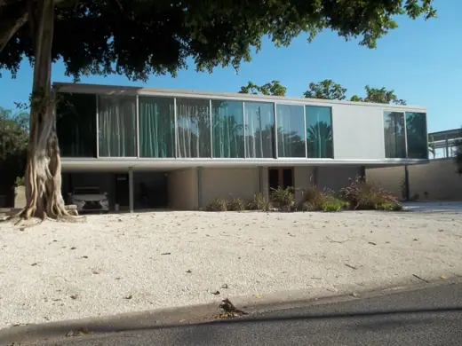 Photo 2: Exterior · Sarasota, Florida : The Umbrella House
