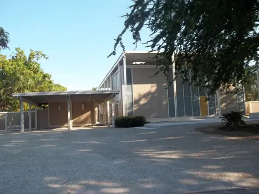Photo 4: Exterior · Sarasota, Florida : The Umbrella House