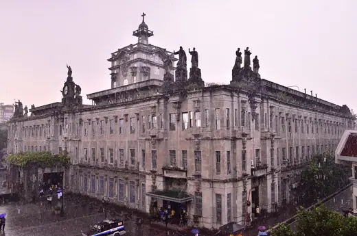 Photo 4: Exterior