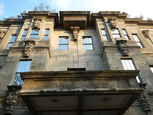 Photo 5: Exterior