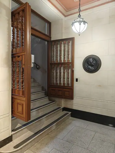 Photo 5: Interior
