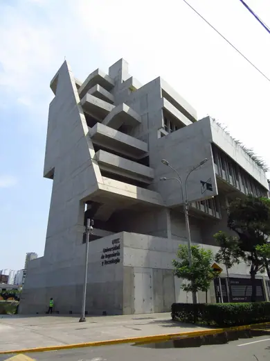 Photo 2: Exterior · Edificio de la Universidad de Ingeniería y Tecnología - UTEC