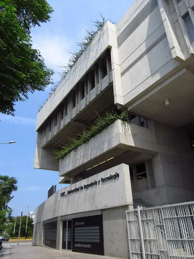 Photo 3: Exterior · Sede de la UTEC