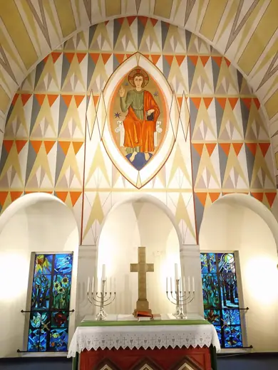 Photo 4: Interior