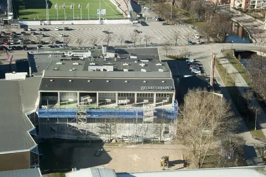 Photo 3: Exterior