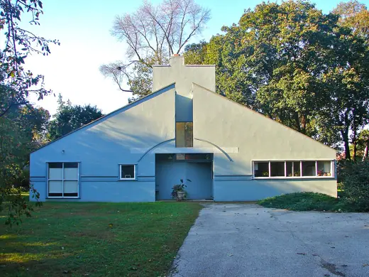 Photo 4: Exterior · Front view of the Vanna Venturi house, built by architect Robert Venturi for his mother in the early 1960s
