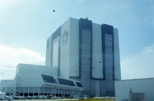 Photo 3: Exterior
