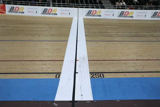 Photo 2: Exterior · Ziellinie im Berliner Velodrom