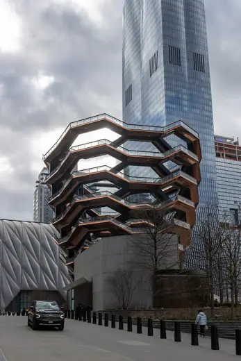 Photo 3: Exterior