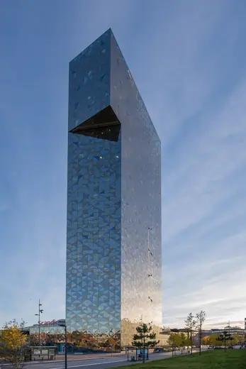 Photo 3: Exterior · Victoria tower, Kista (Stockholm)