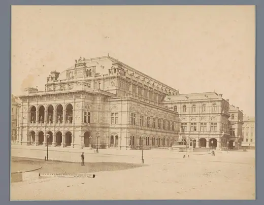 Photo 5: Exterior · Identificatie Titel(s): Weense Staatsopera