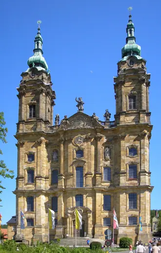 Photo 1: Exterior
