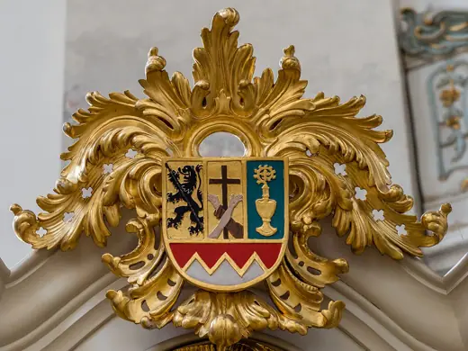 Photo 5: Interior