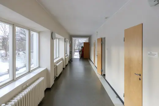 Photo 5: Interior