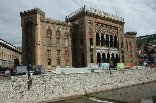 Photo 3: Interior · Sarajevo - Biblioteca
