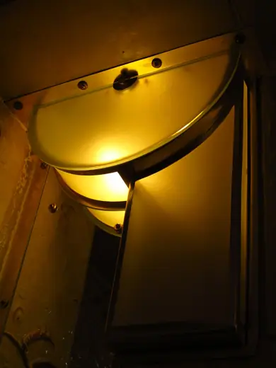 Photo 3: Interior