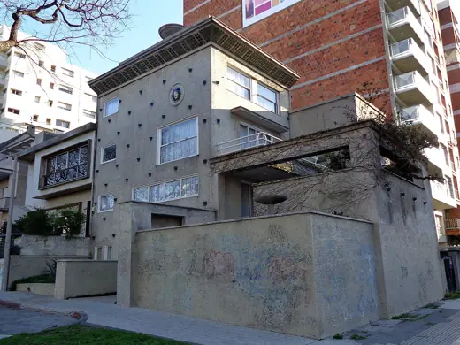 Photo 3: Exterior