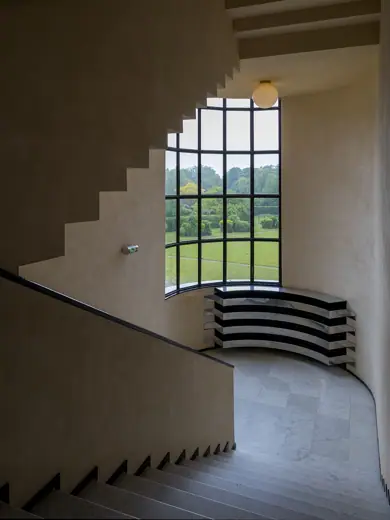 Photo 3: Interior · Villa Cavrois à Croix (1932) - Architecte: Robert Mallet-Stevens (1886-1945) - Escaliers