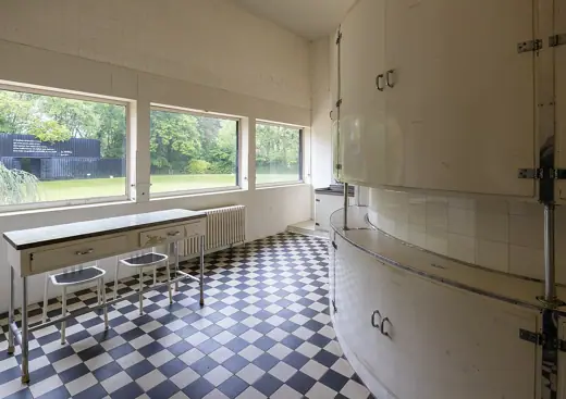 Photo 5: Interior