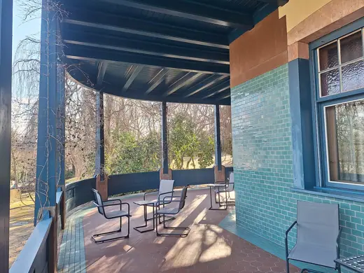 Photo 4: Exterior · Covered ground floor veranda of Villa Esche in Chemnitz, Germany