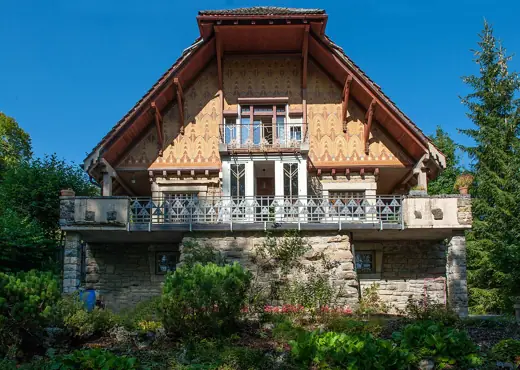 Photo 3: Exterior · Foto da Villa Fallet, construção sapinesca em La Chaux-de-Fonds, Suíca