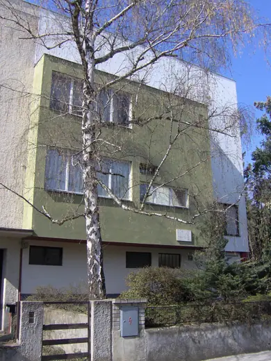 Photo 2: Exterior