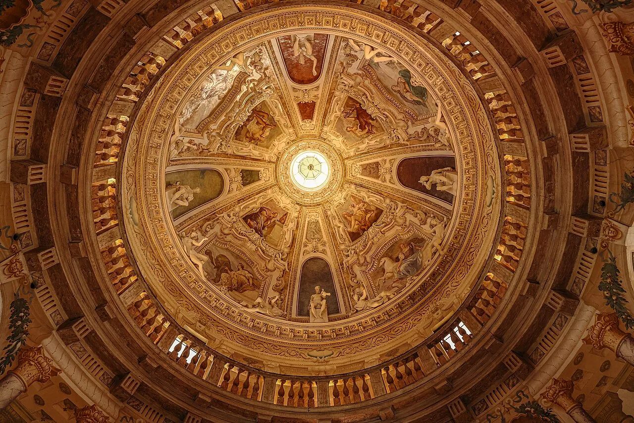 Villa La Rotonda: Interior · Villa Almerico Capra (La Rotonda) La cupola vista dall'interno