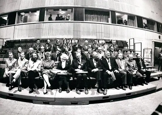 Photo 5: Exterior · Group picture of Sąjūdis members in Vilnius, Lithuania, 23 October 1988