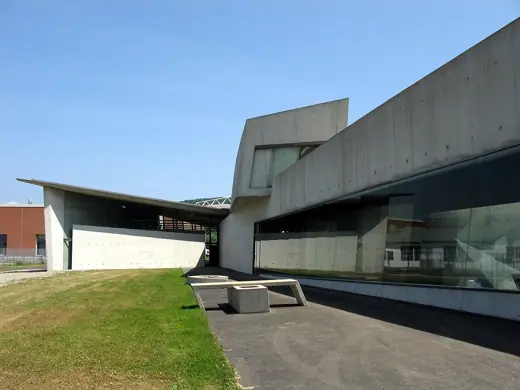 Photo 3: Exterior · Vitra Feuerwehrhaus von Zaha Hadid in Weil am Rhein