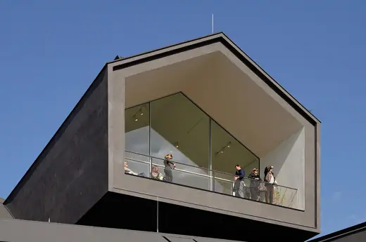 Photo 6: Detail